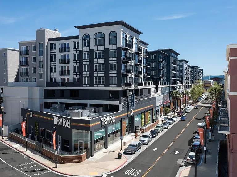 Bay House Emeryville — Photo 28