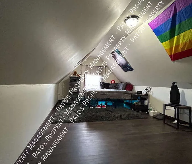 512 E Chestnut St — Photo 11