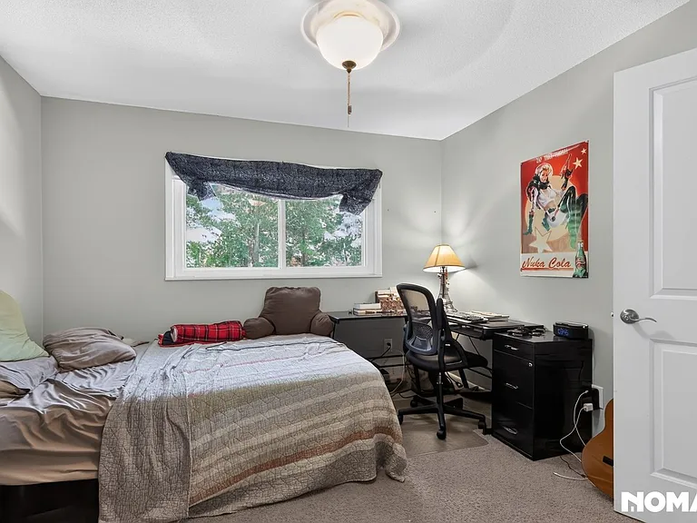 876 College Ave — Photo 18