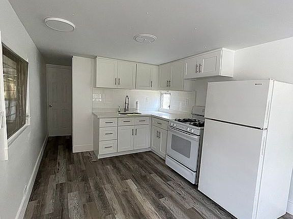 4th image of 1009 Pine Ave