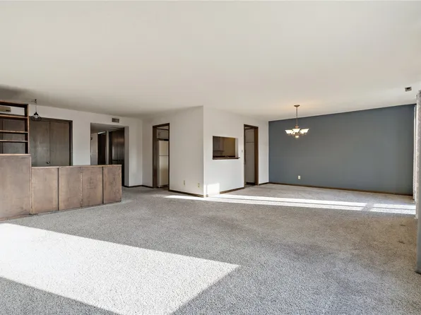 428 29th Street Dr SE APT 16, Cedar Rapids, IA 52403