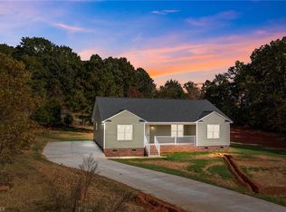 233 Iveys Meadow Ct, Linwood, NC 27299