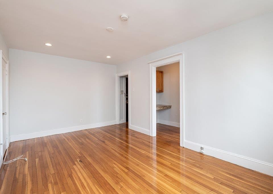 2nd image of 136-138 Highland Ave #138-11