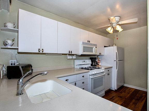 3rd image of 4711 W Oakwood Dr