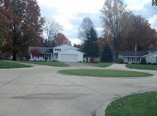 26865 Kingston Cir, North Olmsted, OH 44070
