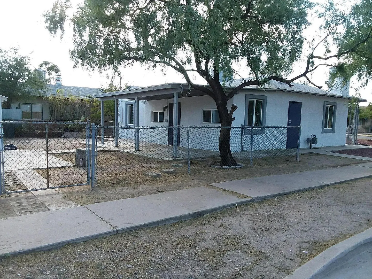 2 bed, 1100 sqft, $1,600 — Photo 2