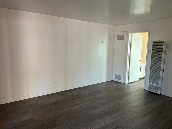 2nd image of 630 Junipero Ave APT 9