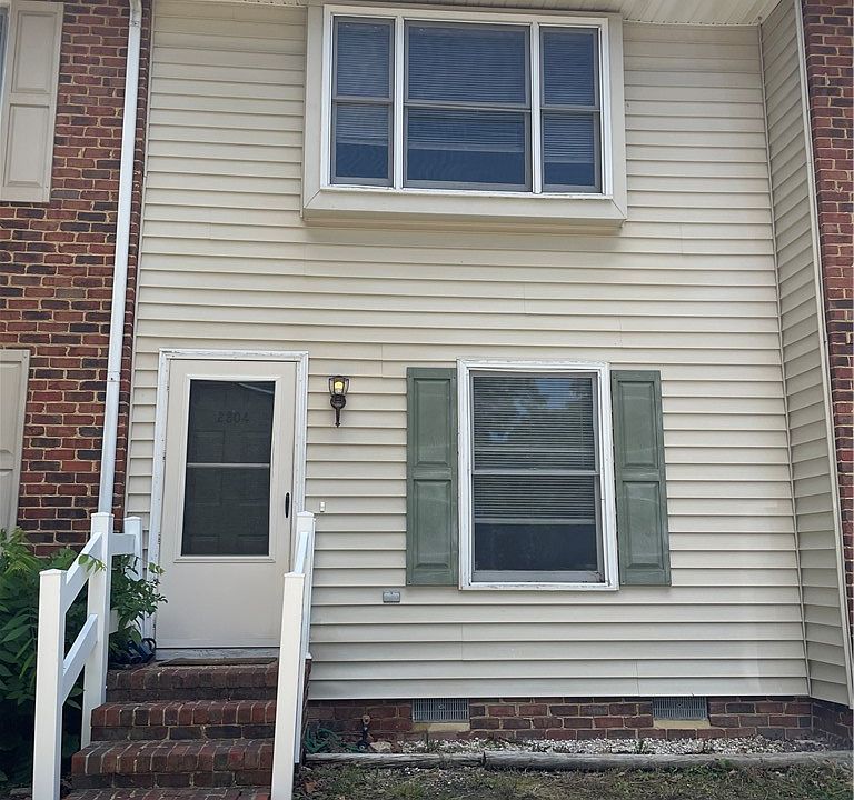 1st image of 2804 Oak Hill Dr