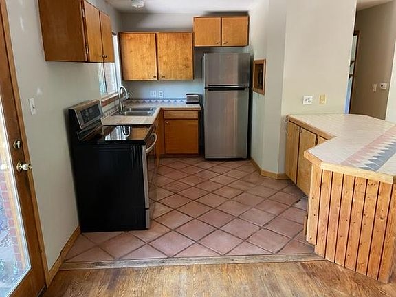 4th image of 125 S 32nd St