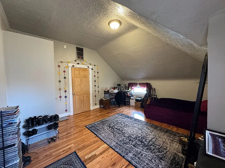 26 Conklin Apts — Photo 10