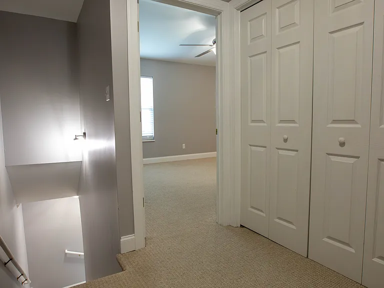 312 Queen Victoria Way — Photo 8