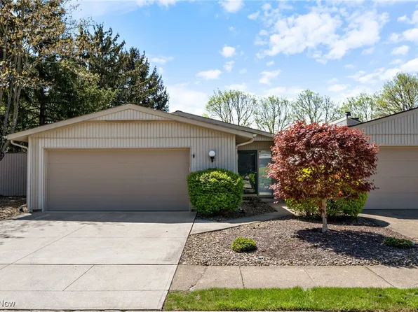 11040 Westwind Ct, Strongsville, OH 44149