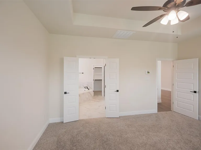 2504 Tilden Ln — Photo 17