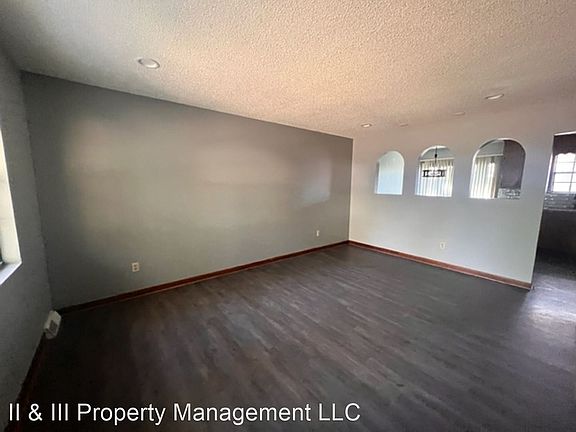 5th image of 5826 Farley Ave