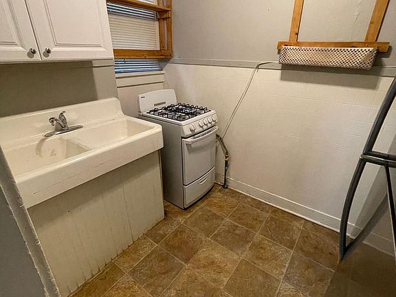 5th image of 151 Western Ave APT 4