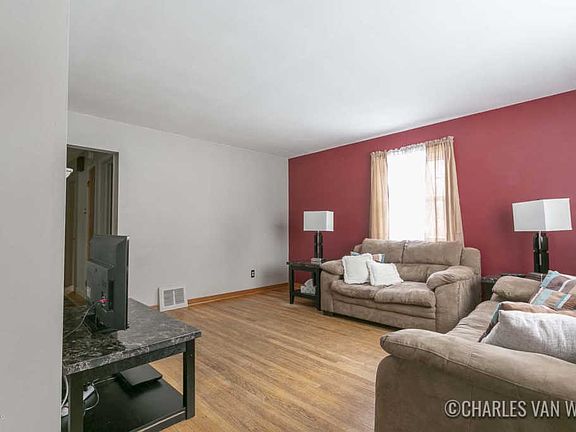 4th image of 1723 Jennette Ave NW