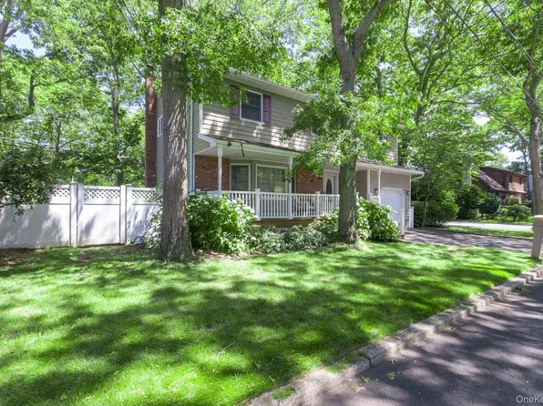 97 Krispin Lane, East Setauket, NY 11733