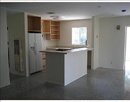 1st image of 611 NE 8th Ct