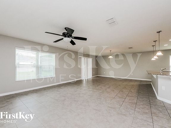 3rd image of 1520 Angler Ave