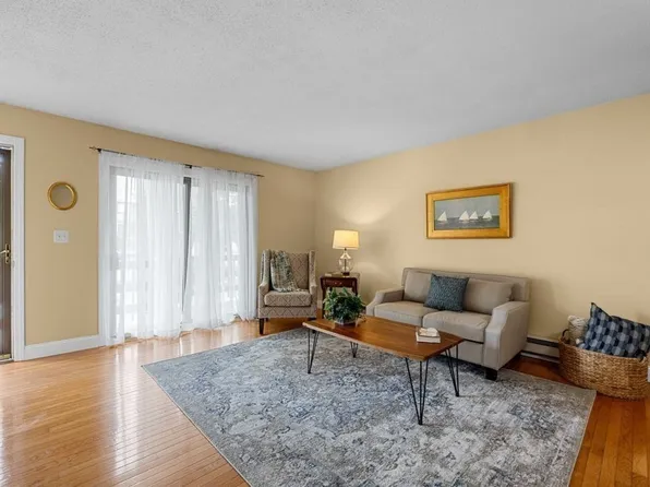 800 Bearses Way #1WD, Barnstable, MA 02630
