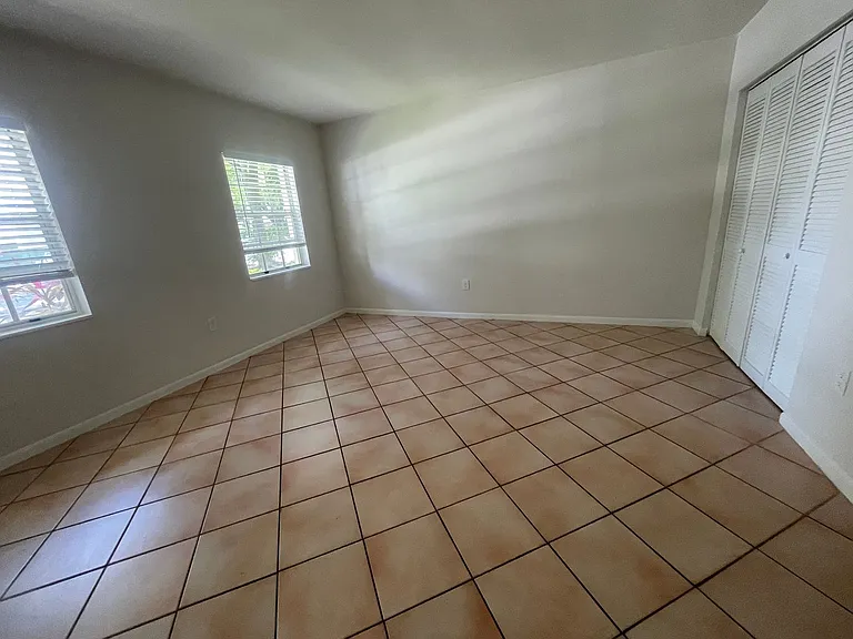 504 Santander Ave — Photo 12