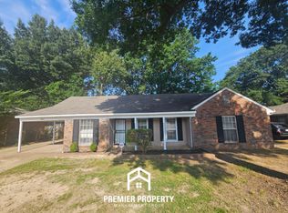 3373 S Mendenhall Rd, Memphis, TN 38115