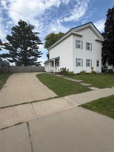 704 1st St E, Independence, IA, 50644
