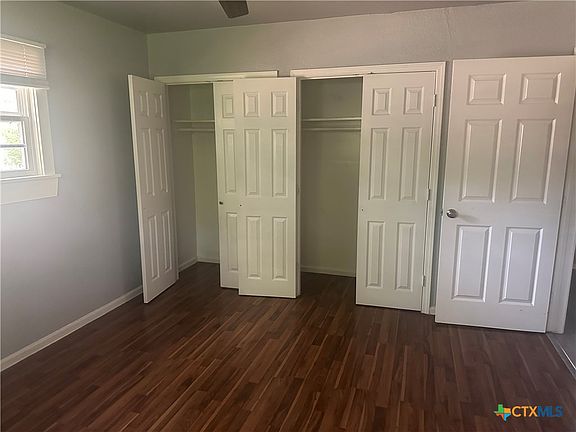 5th image of 1302 Canary Ln