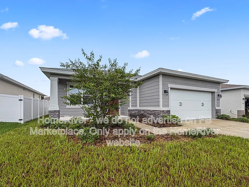3 bed, 2.0 bath, 1856 sqft, $2,195 — Photo 2