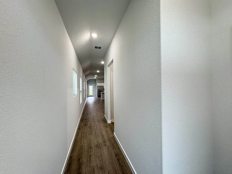120 Greenbriar Dr — Photo 6