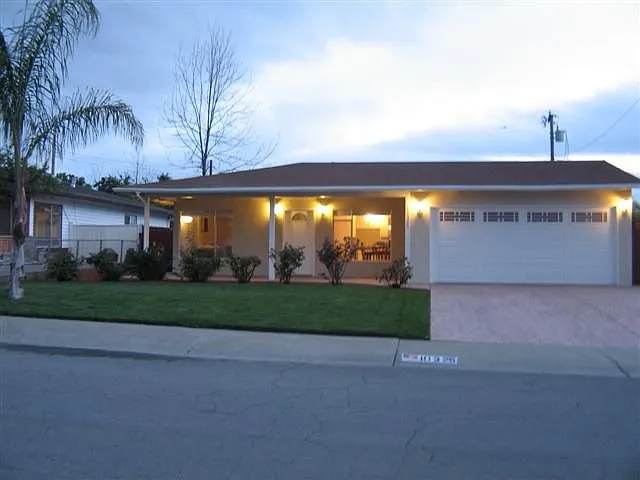 10325 Beeman Dr photo 1