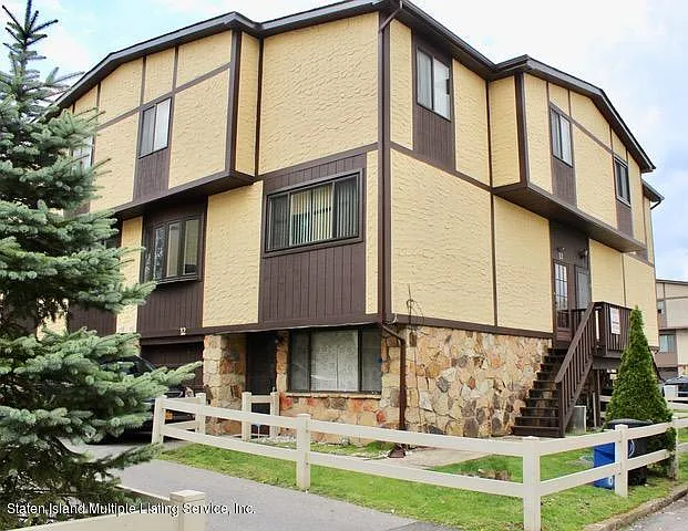 12 Parkview Loop photo 1