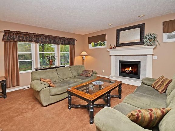 5th image of 25706 Danielle Dr