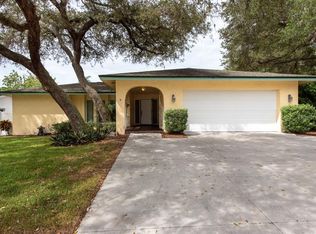 825 High View Dr, Palm Harbor, FL 34683