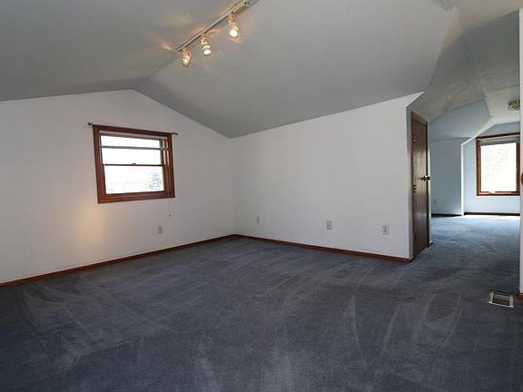 3rd image of 813 N Aldine St