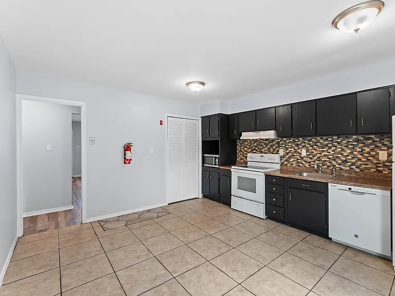 5 Regent Ct — Photo 14