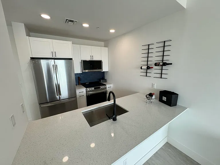 511 Lucerne Ave #Penthouse 611 — Photo 12