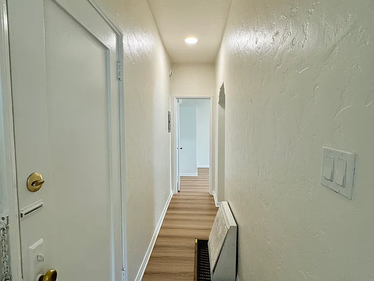 121 N La Peer Dr #2 — Photo 5