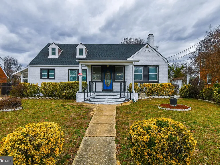 3802 Cedar Dr — Photo 1