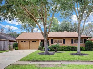 5118 Heathercrest St, Houston, TX 77045