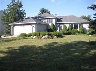 11100 Bridgewater Dr, North Royalton, OH 44133