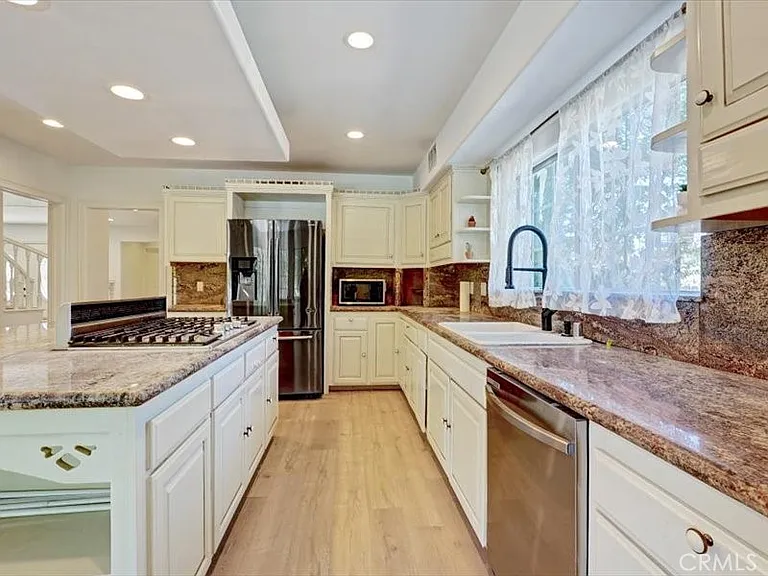5224 Woodlake Ave — Photo 57