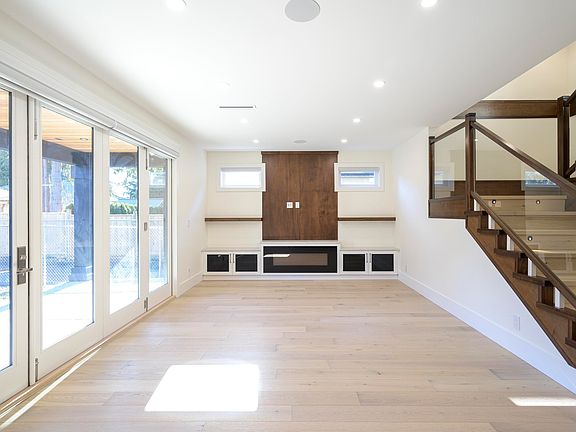3rd image of 5094A Bentley Dr