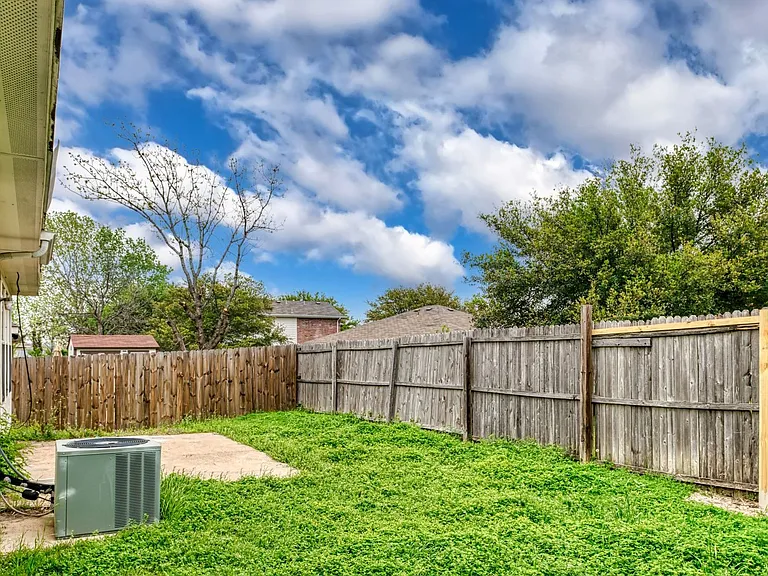 1514 Cover Dr — Photo 25
