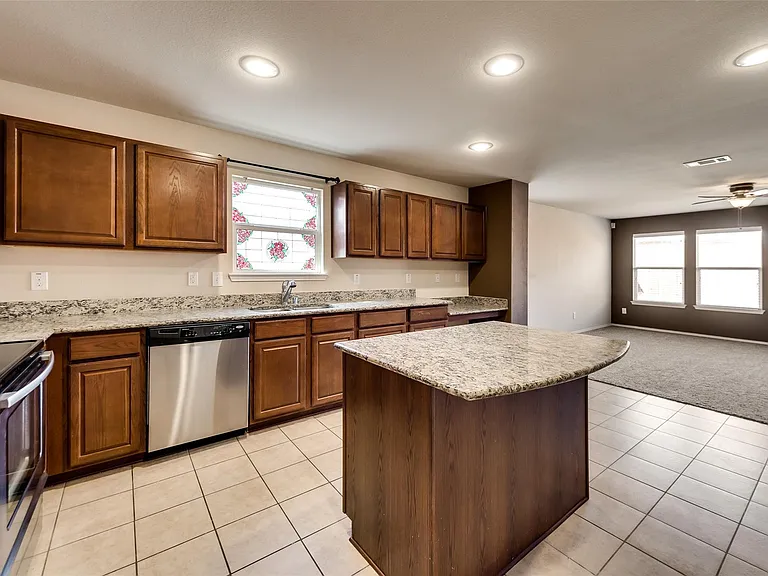 7000 Derbyshire Dr — Photo 10