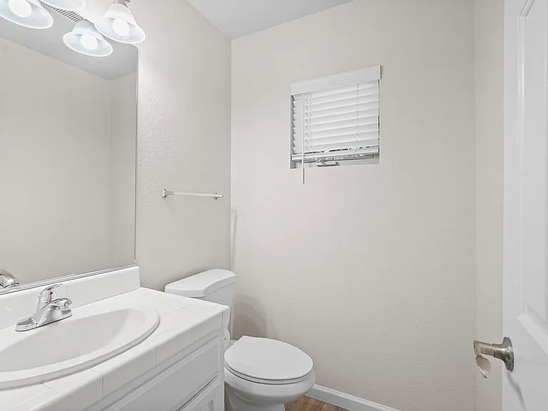 16862 De Witt Ave #B — Photo 6