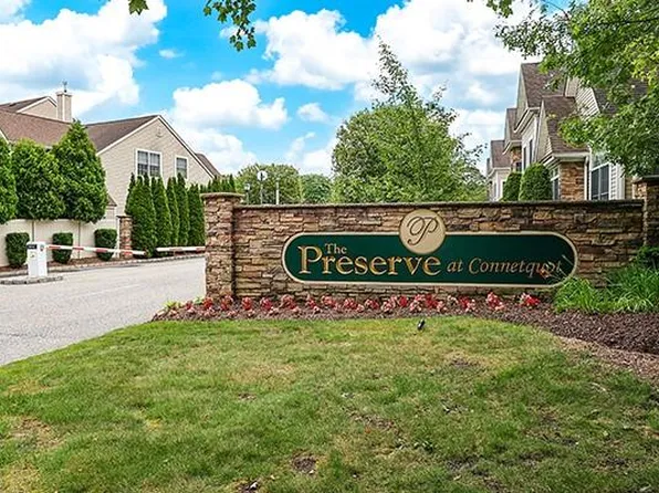 27 Eagle Circle, Bohemia, NY 11716