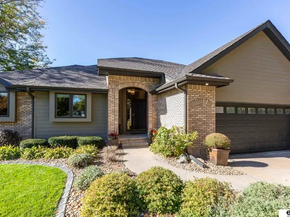 4040 S 224th Cir, Elkhorn, NE 68022