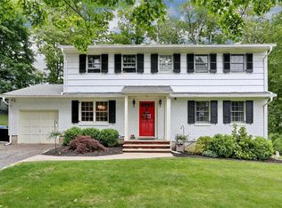 39 Van Wormer Rd, Pearl River, NY 10965