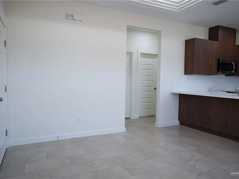 1200 S Woodland Dr #3 — Photo 3